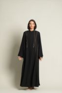 صورة An abaya made of flowing fabric