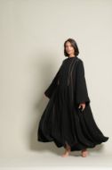 صورة An abaya made of flowing fabric